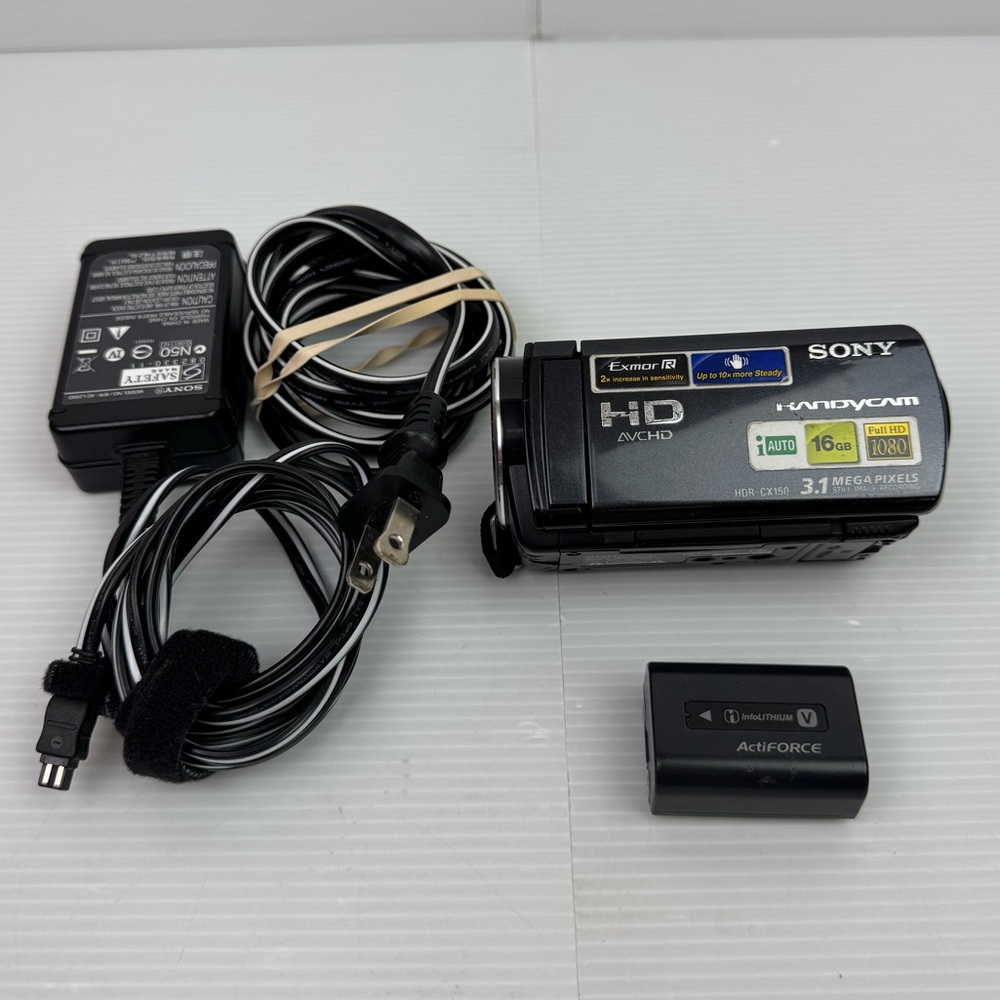 Sony HDR-CX150 Camcorder Black With Charger FOR PATS ONLY READ